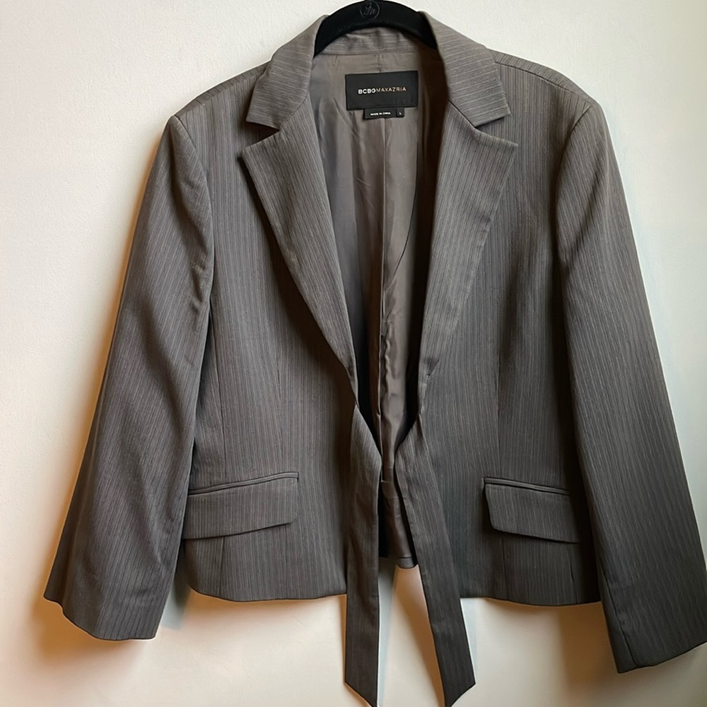BCBGMAXAZRIA Women’s Cropped Striped Open Blazer | Gray & Brown | Size Large